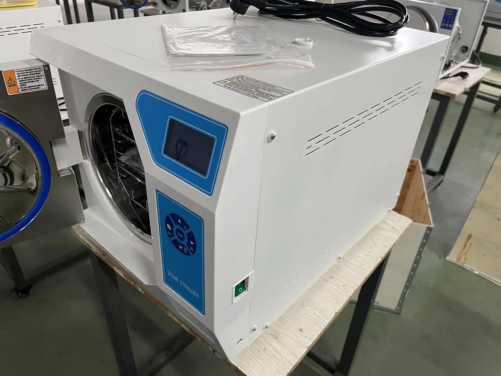 Table Top Steam Sterilizer  (With pulse-vacuum system)  autoclave