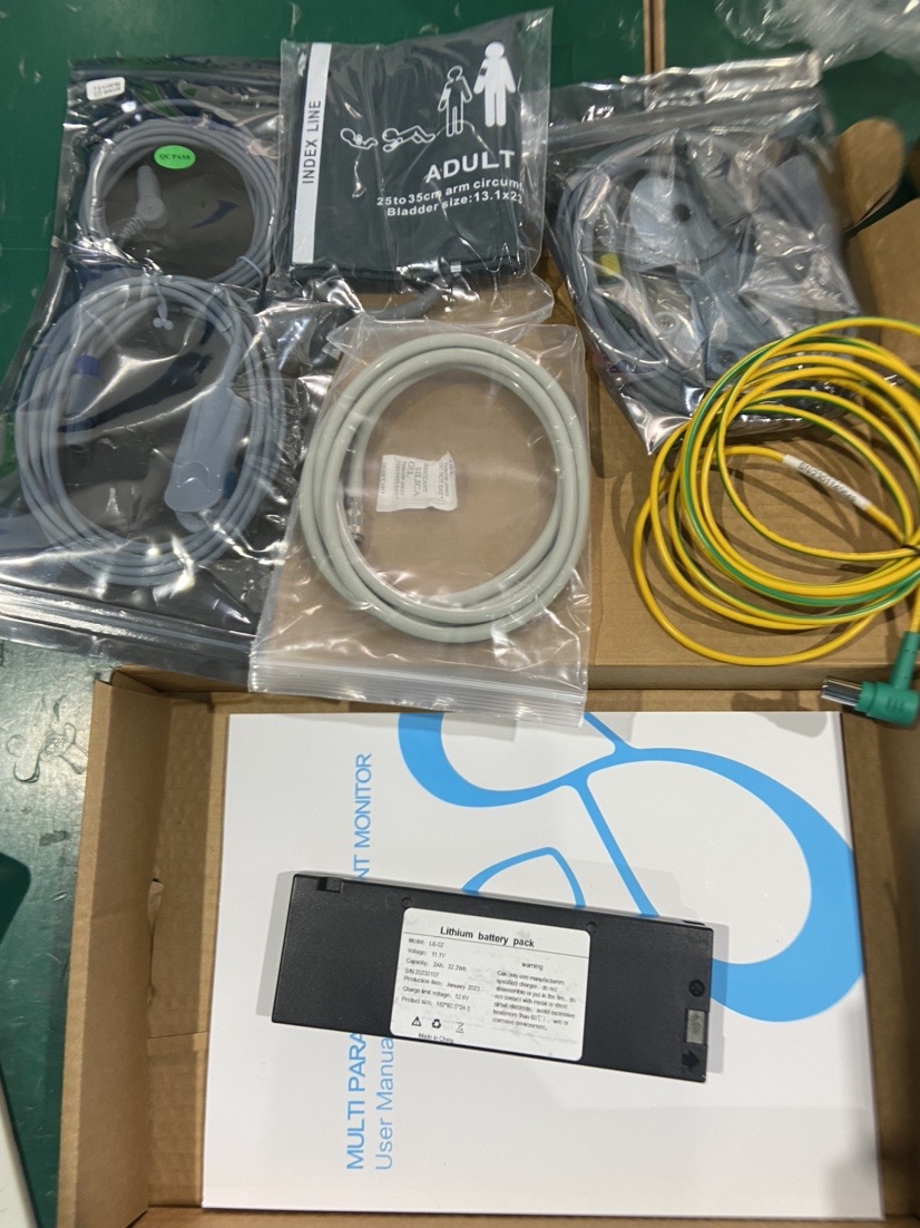 High Quality Color LCD Display Multi-Parameter Portable Patient Monitor 