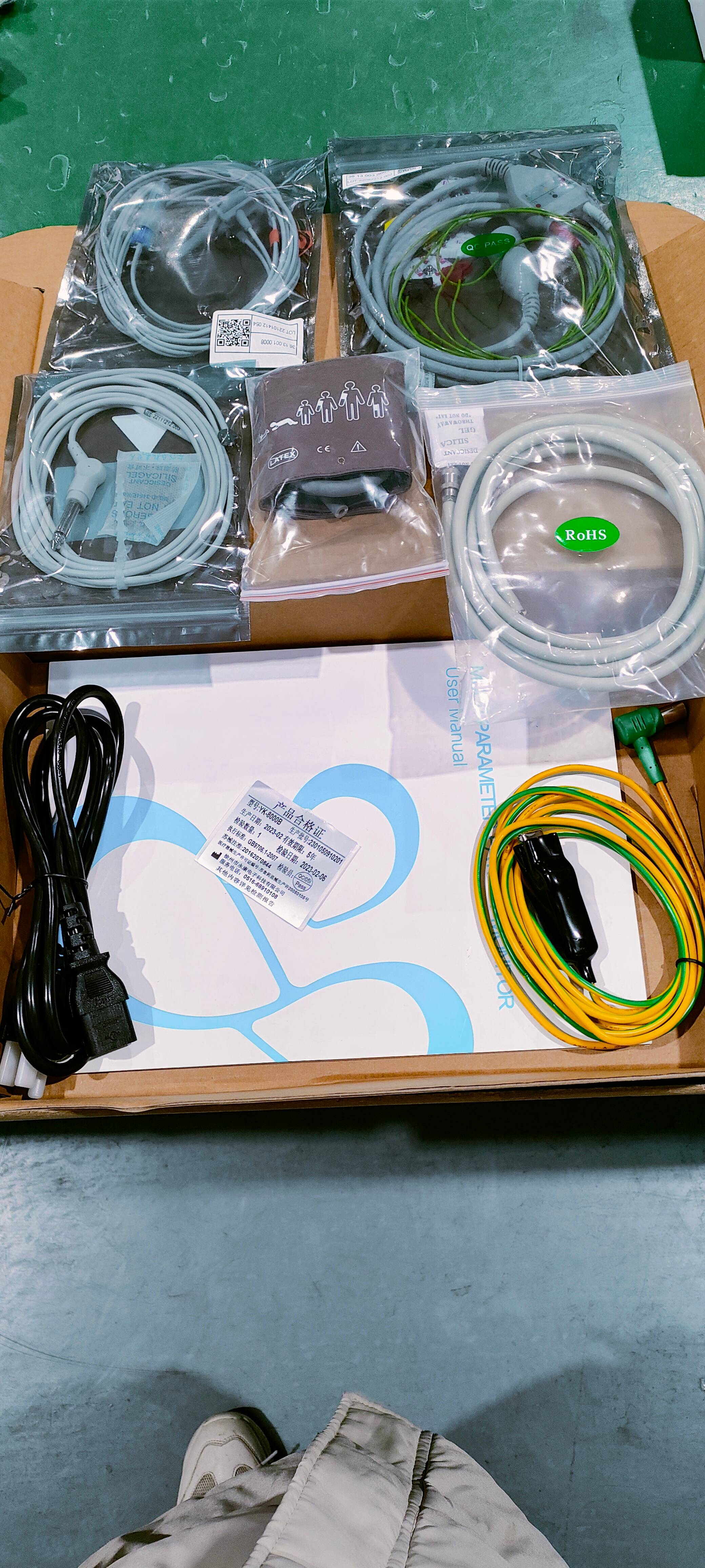 High Quality Color LCD Display Multi-Parameter Portable Patient Monitor 