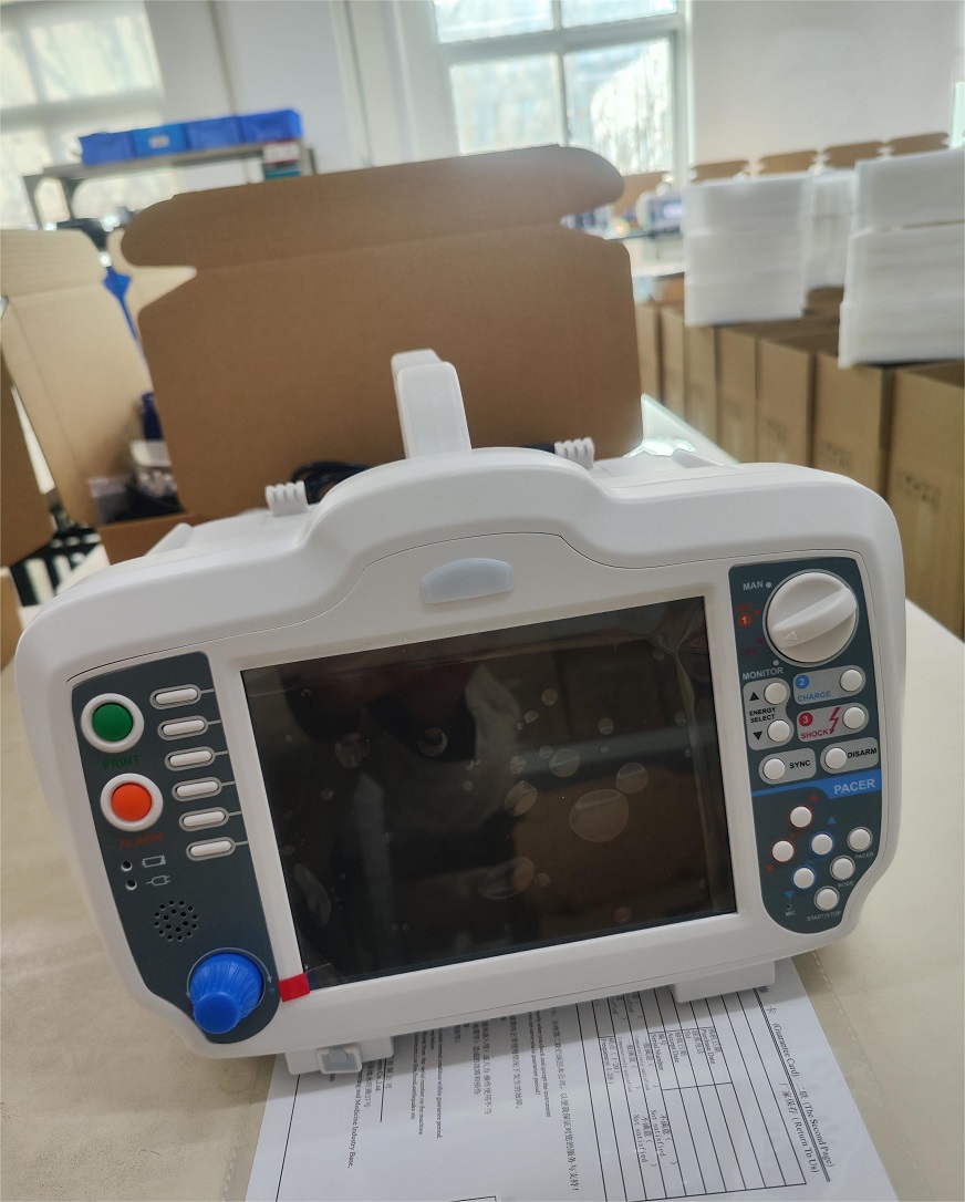 MC-7000D Defibrillator-Monitor