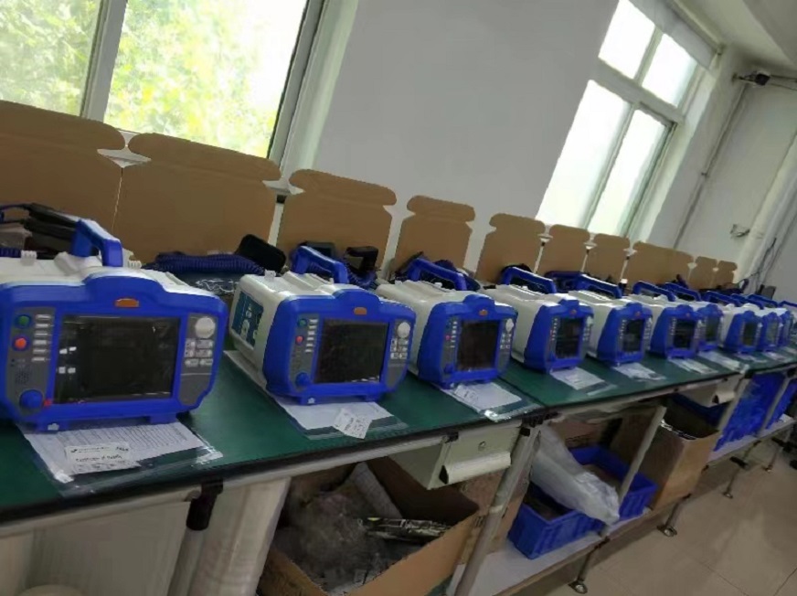 MC-7000D Defibrillator-Monitor