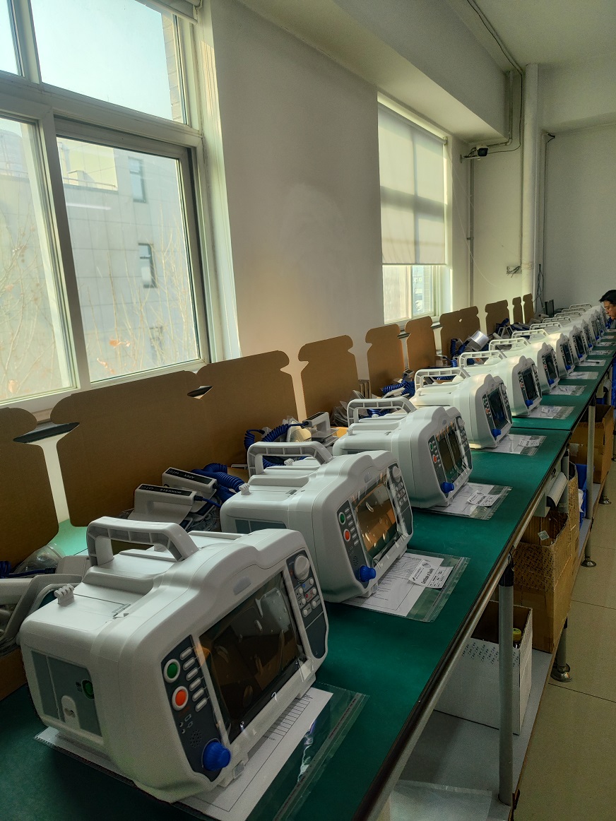 MC-7000D Defibrillator-Monitor